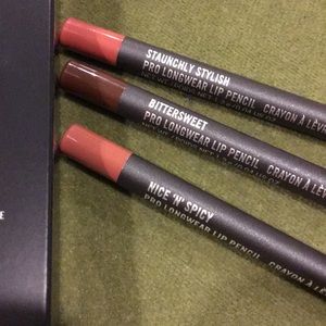 Makeup - Mac Very Valuable Lip Pencil Kit 1 New In Box⬇️⬇️ Makeup - Mac Very Valuable Lip Pencil Kit 1 New In Box⬇️⬇️